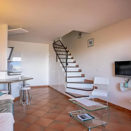 Les Hauts De Pavellone بورتو فيكشْيو