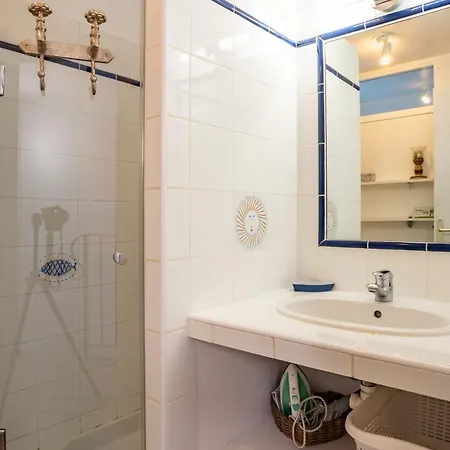 Les Hauts De Pavellone * بورتو فيكشْيو