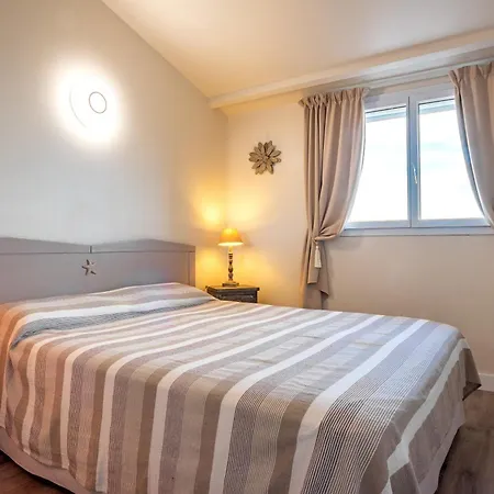 فيلة Les Hauts De Pavellone *