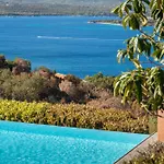 Les Hauts De Pavellone Villa