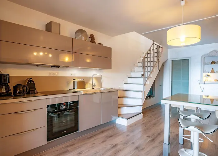 Les Hauts De Pavellone Villa