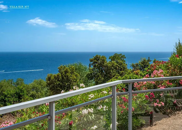 Les Hauts De Pavellone *