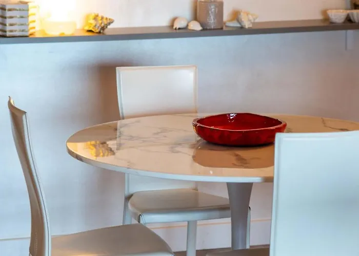 Les Hauts De Pavellone * פורטו-וישיו